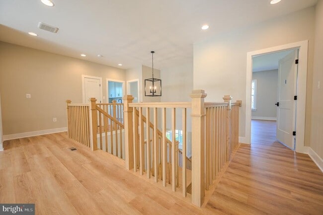 Building Photo - 2424 Carey Ln