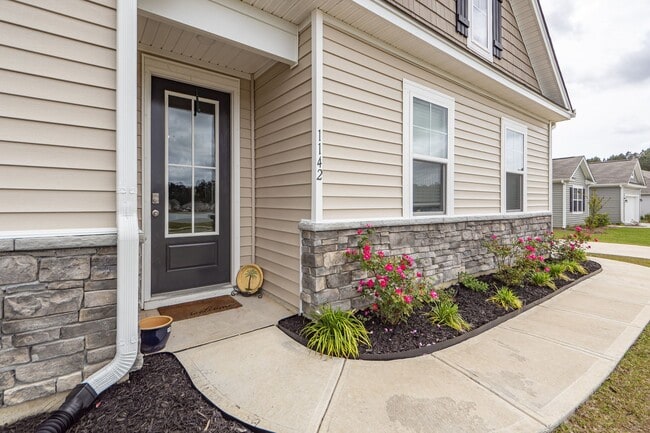 Building Photo - 4 Bedroom 2 Bath Home in French Quarter Creek - Huger