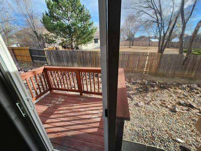 Building Photo - Charming 3BD Townhome in Gated Community just minutes from Peterson AFB & Fort Carson - Security ...