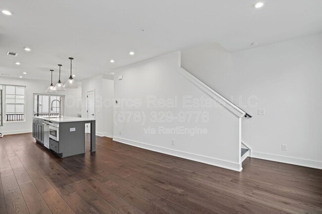 Building Photo - 201 New St