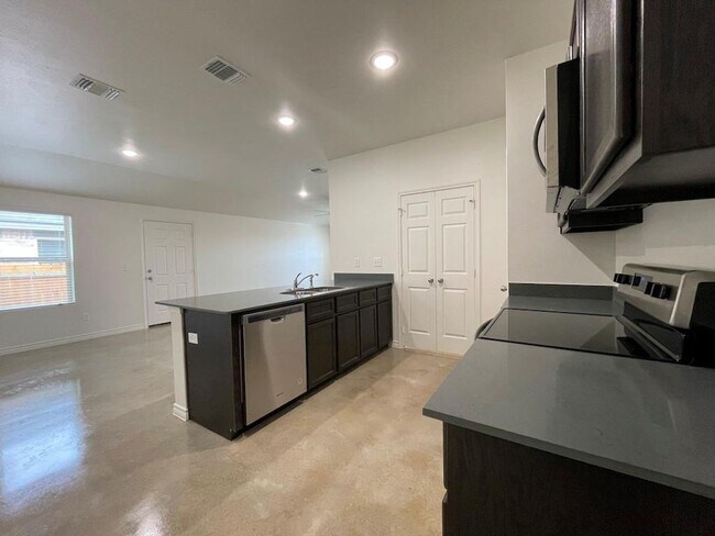 Building Photo - 2317 Zanoletti Ct