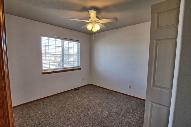Building Photo - 4 bed 3.5 bath Founders home