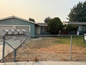 Building Photo - 603 Lincoln St