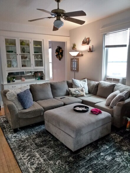 Building Photo - 2948 N Newhall St