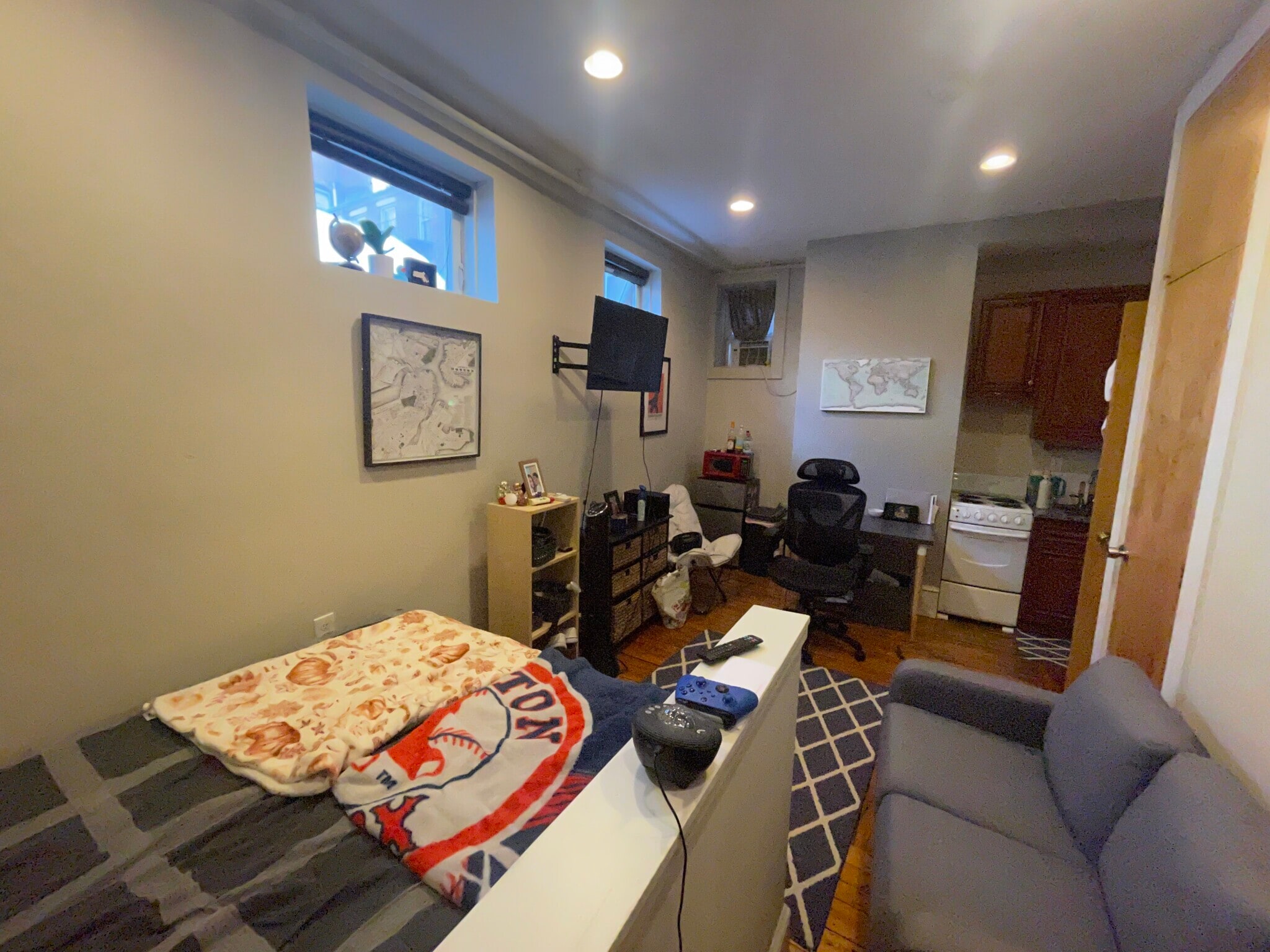 Building Photo - 437 Hanover St