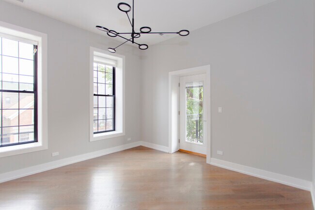 Building Photo - 1436 W Blackhawk St