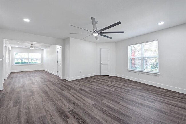Building Photo - 4074 Cheena Dr