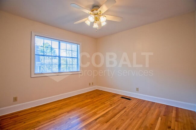 Building Photo - 867 Rosedale Rd NE