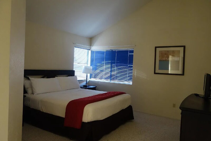 Building Photo - 1213 Jasmine St