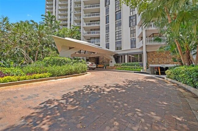 Building Photo - 2000 Towerside Terrace