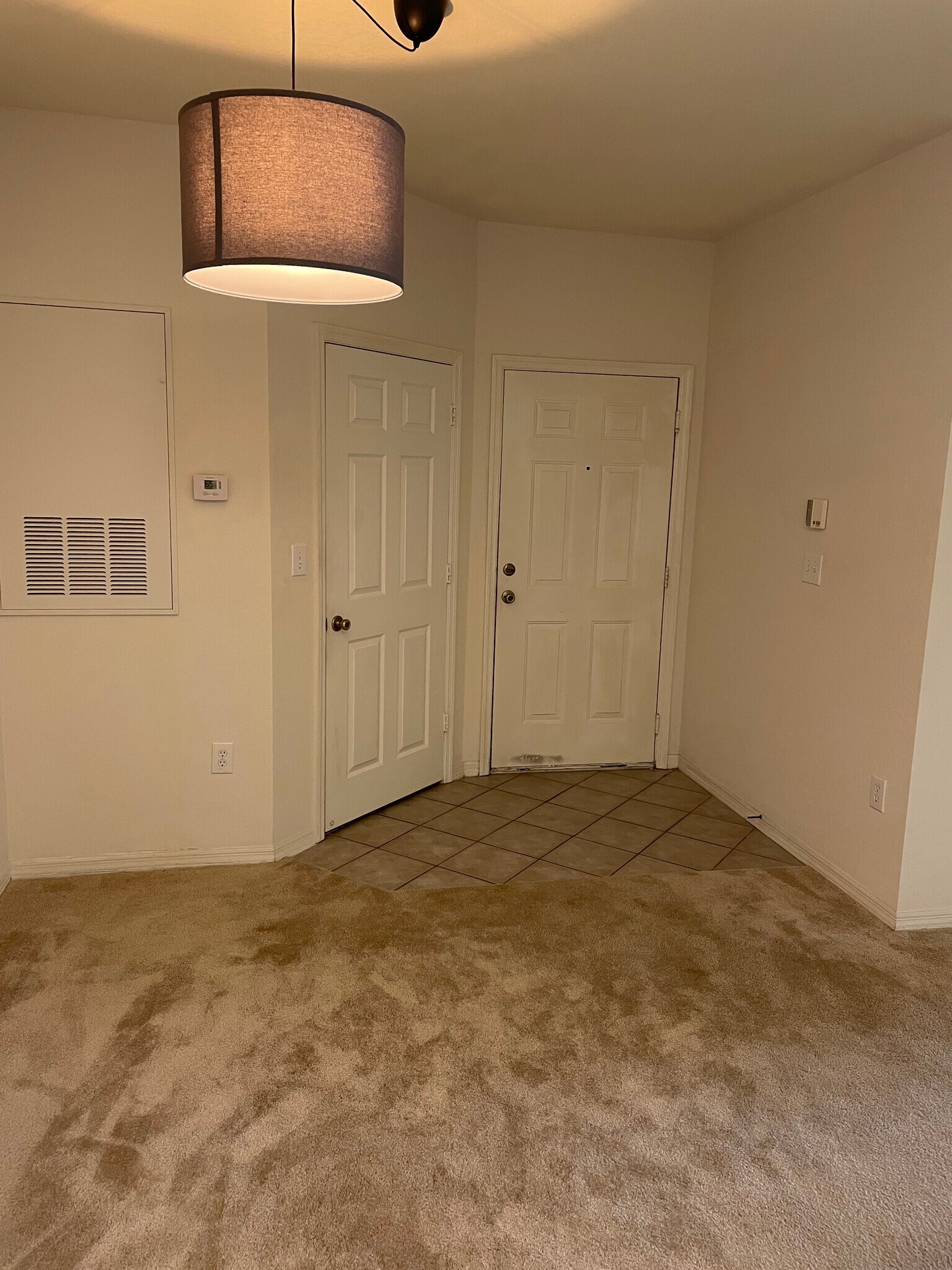 Building Photo - 5455 Vineland Rd