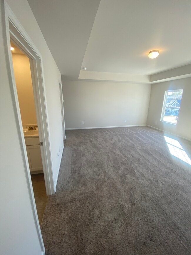 Building Photo - 28 Russet Wy