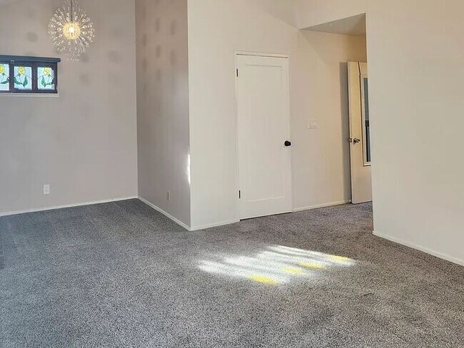 Building Photo - 8396 Sunbeam Cir
