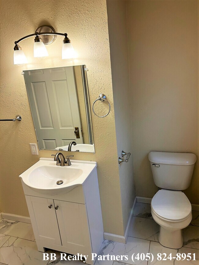 Building Photo - 4533 E 5th Pl