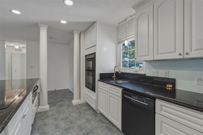 Building Photo - 11178 112th Ave