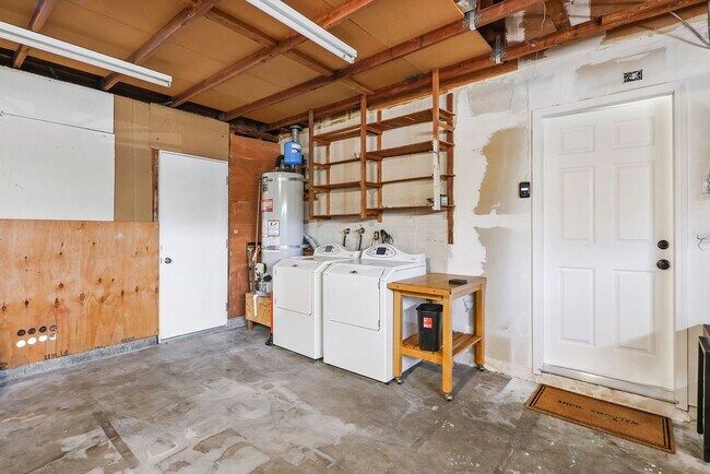 Building Photo - 5480 Ruthwood Dr