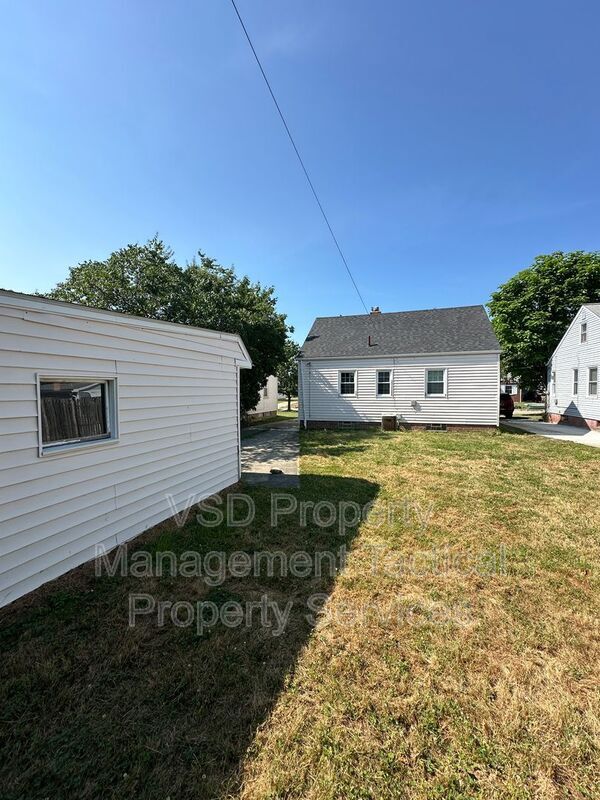 Building Photo - 20430 Wilmore Ave