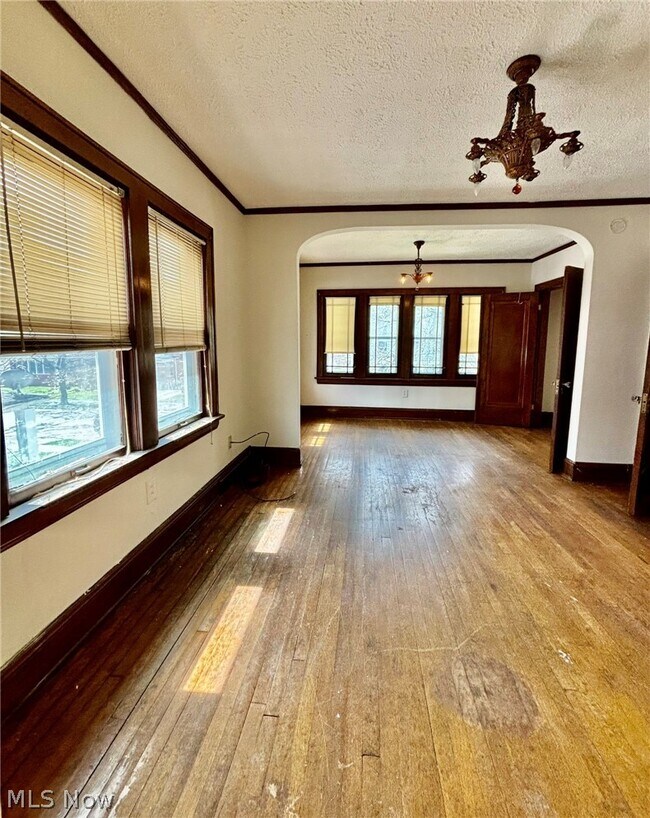 Building Photo - 689 Schiller Ave