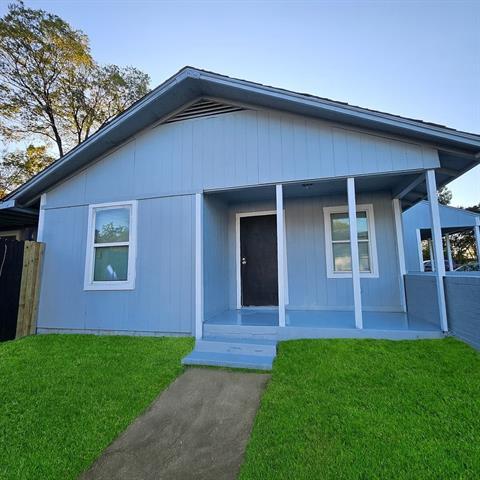 Primary Photo - 220 E Woodin Blvd