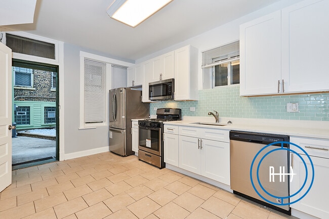 Building Photo - 2144 N Bell Ave