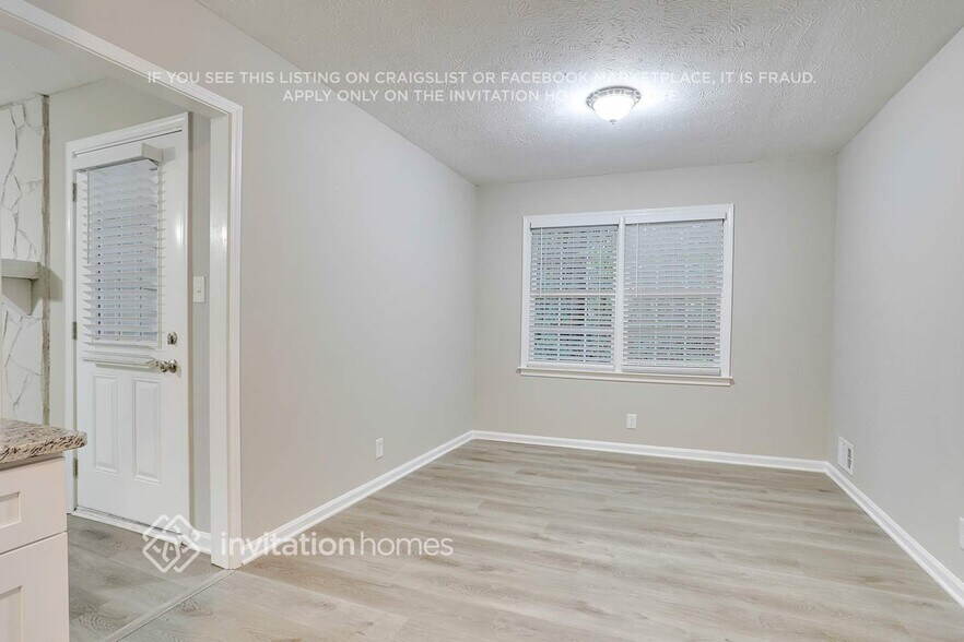 Building Photo - 370 Madeline Cir NW