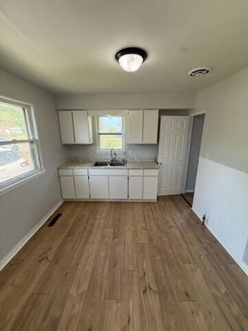 Building Photo - Fresh on the Market – 3 Bedroom, 1 Bath Home Available Now!