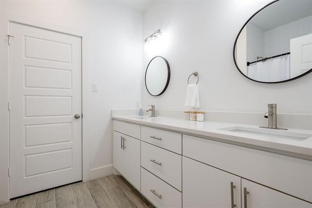 Building Photo - 709 Fuller St