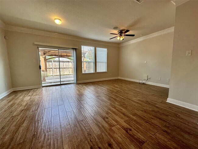 Building Photo - 16130 Limestone Lake Dr