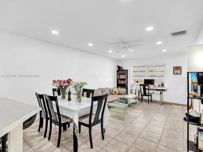 Building Photo - 5130 SW 40th Ave