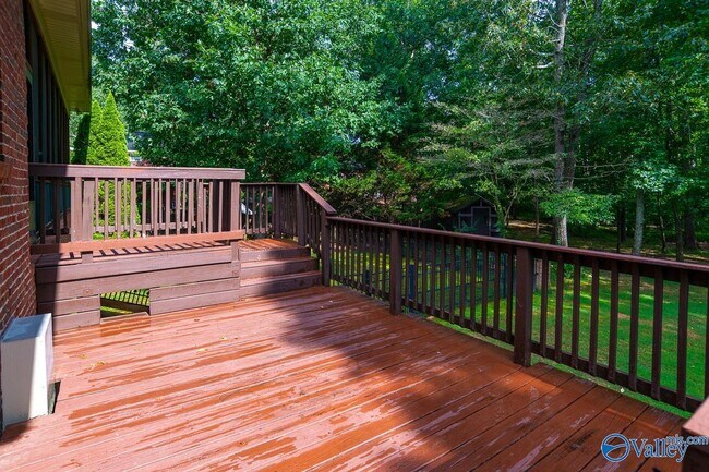 Building Photo - 305 Walden Glen Ct