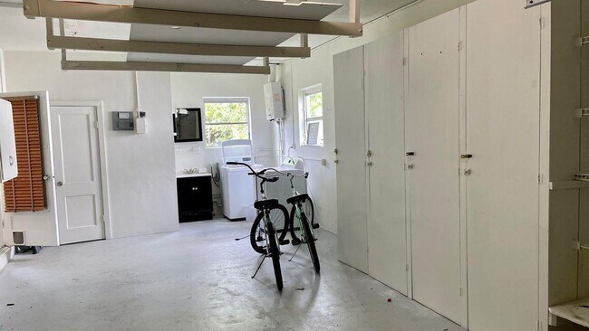 Building Photo - 235 Fordham Dr