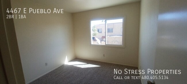 Building Photo - Town Home off 40th St and Broadway!