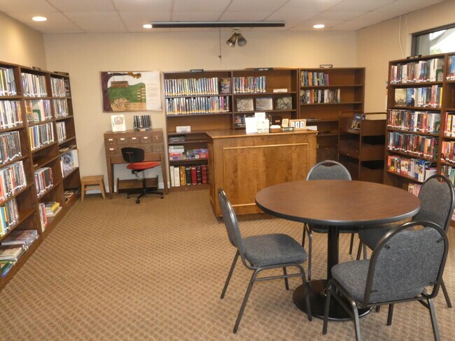 Building Photo - 18081 SE Country Club Dr