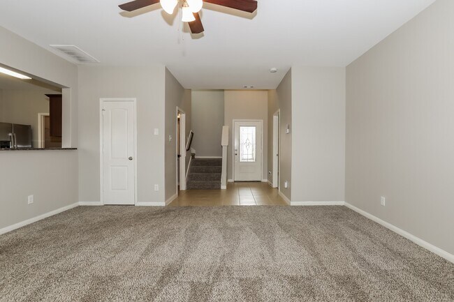 Building Photo - 20718 Round Key Dr