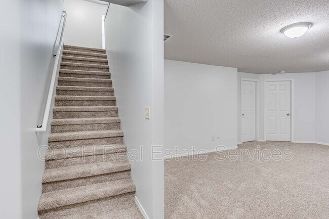 Building Photo - 1046 E Karla Ct