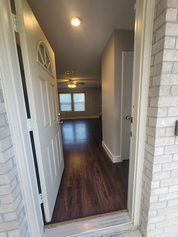 Building Photo - 4402 King's Canyon Dr