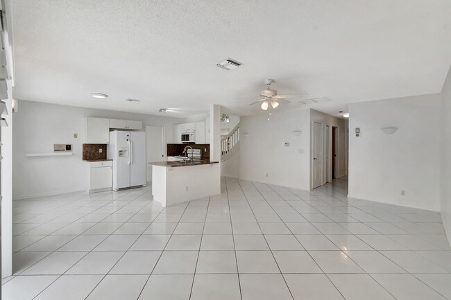 Building Photo - 8895 Sonoma Lake Blvd