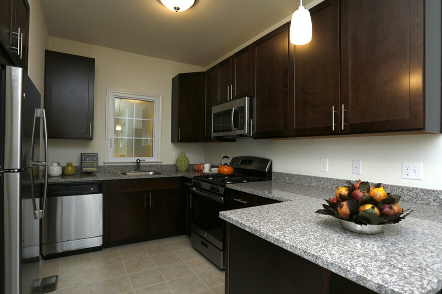 Summerfields Lofts 100 Rutgers Blvd Somerset NJ 08873 Apartment Finder