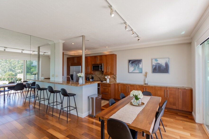 Building Photo - 3217 Columbia St