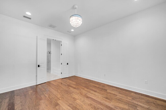 Building Photo - 654 Breakers Street