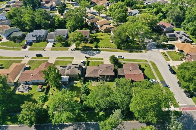 Building Photo - 4050 Violet Ln