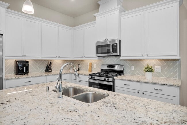 Building Photo - 28100 Rocky Heights Dr