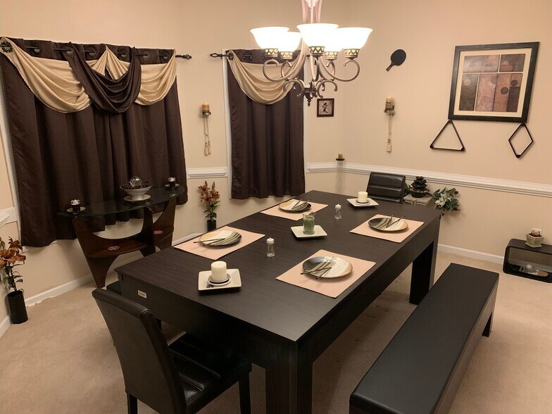 Building Photo - 1866 Whitley Rd