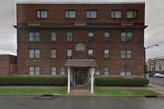 Building Photo - 200 N Prospect St