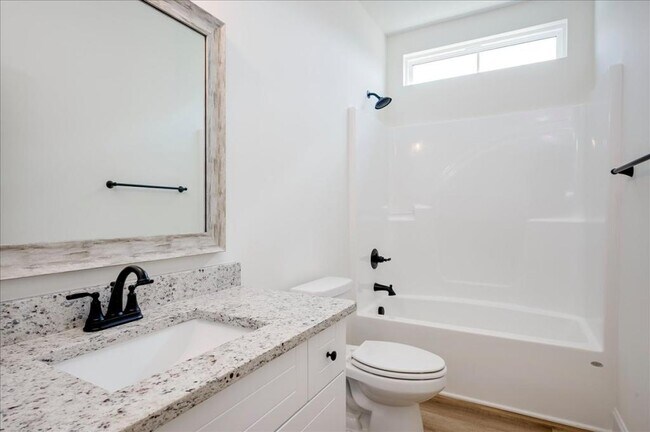 Building Photo - 814 Sweet Grass Cir