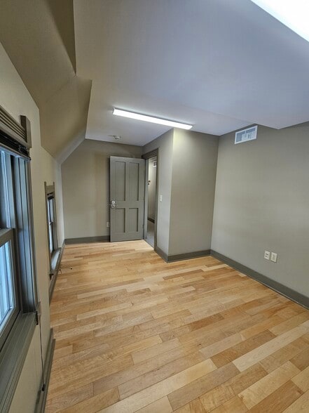 Room 205 - bedroom - 206 N Charles St