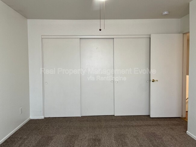 Building Photo - 10621 W Poinsettia Dr