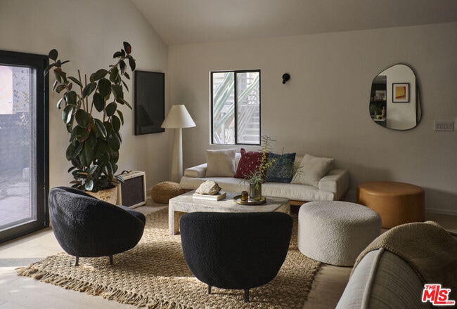 Building Photo - 5918 Monte Vista St