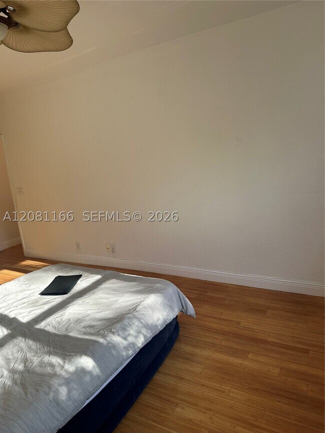 Building Photo - 11090 Baybreeze Way