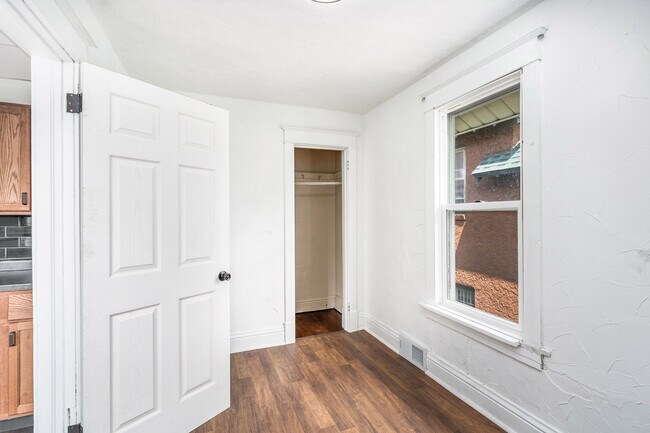 Building Photo - 722 Harrison St